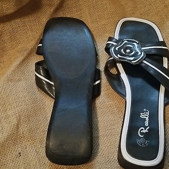 Rasolli Sandals - Picture 3 of 5